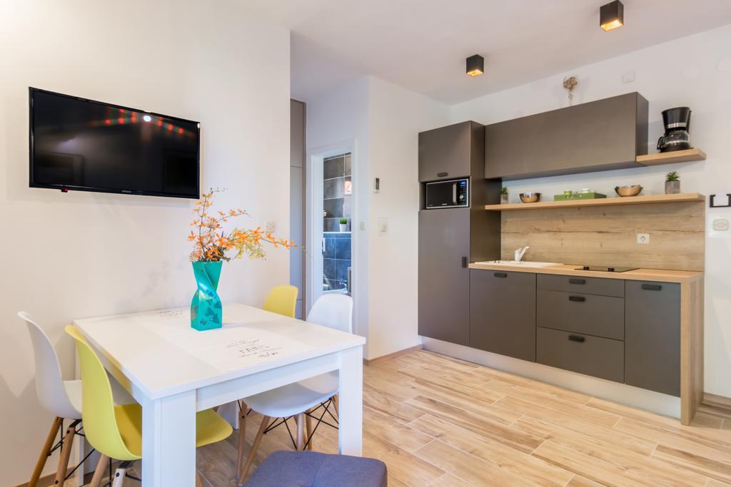 Sun Apartment *